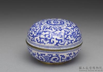 图片[2]-Copper box with painted enamel decor of blue flowers on a white ground, Qing dynasty, Qianlong reign (1736-1795)-China Archive